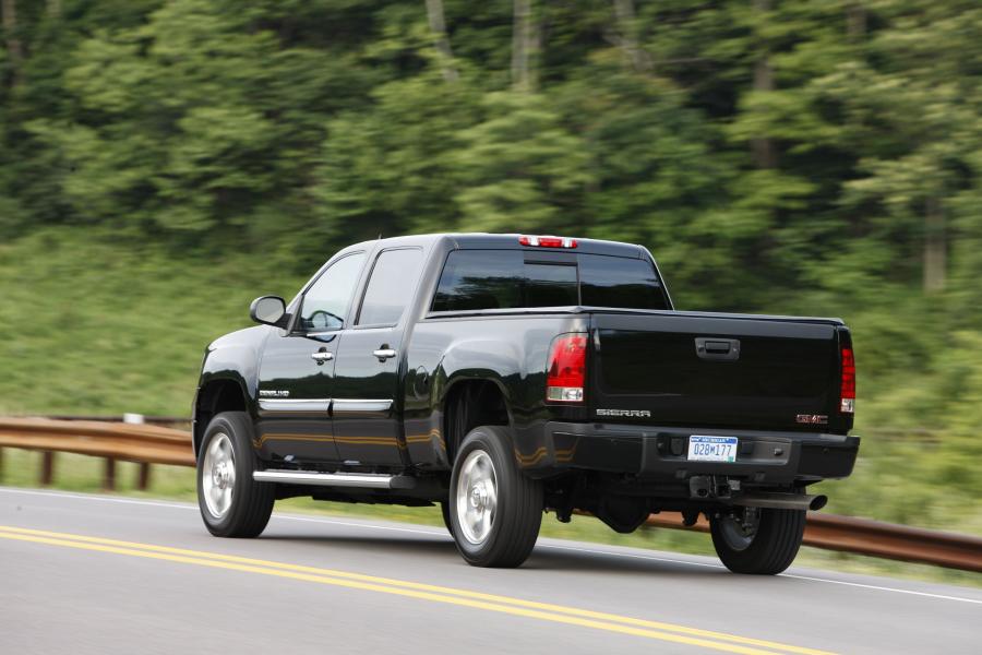 GMC Sierra Denali 2011 года  (фото 4 из 42)